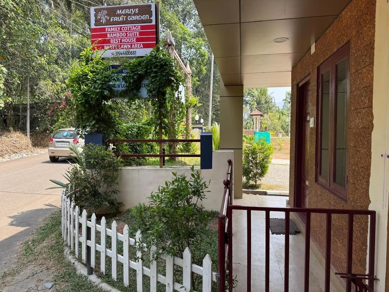 Rest House @ Merlys Fruit Garden Thattakād 0*,  印度